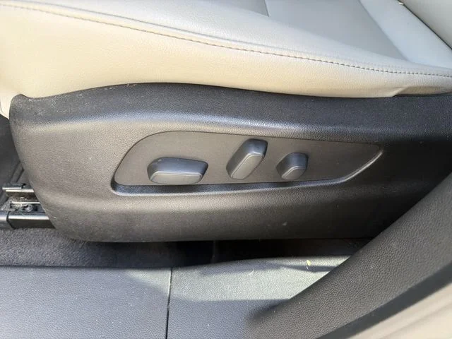 Used 2019 Silver Cadillac Luxury image 19