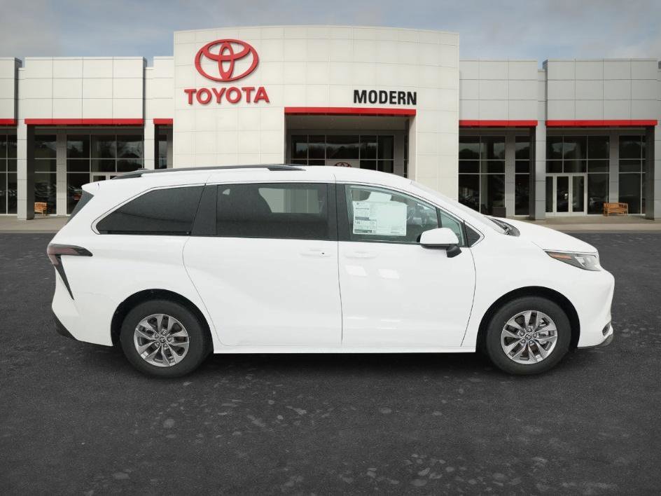 New 2026 Ice Cap Toyota LE image 10