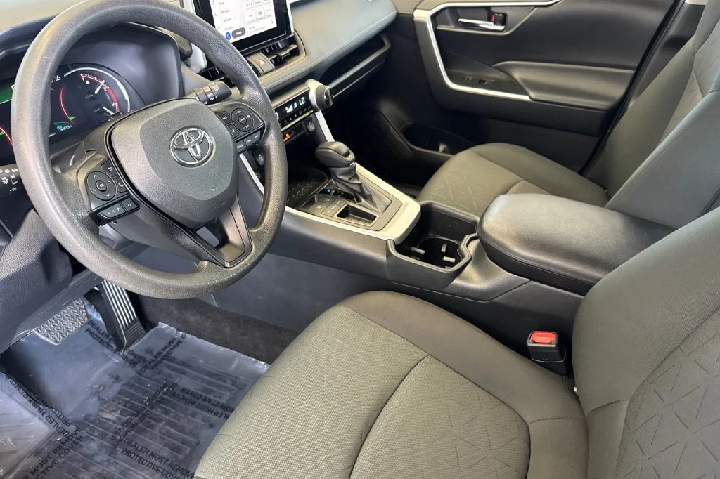 Used 2024 Ice Cap Toyota XLE image 10