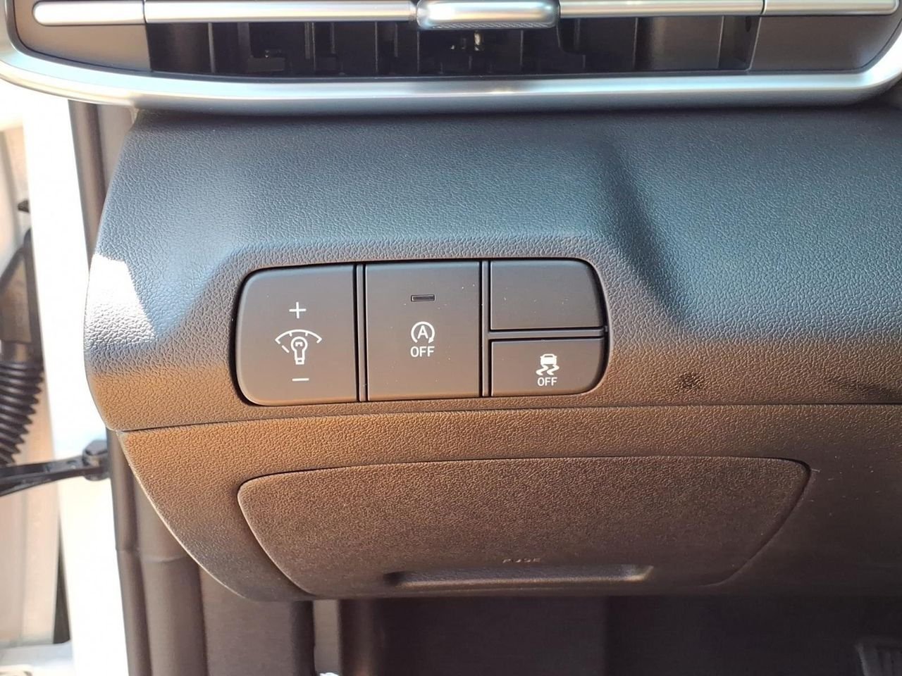 New 2026 Serenity White Hyundai SE image 26