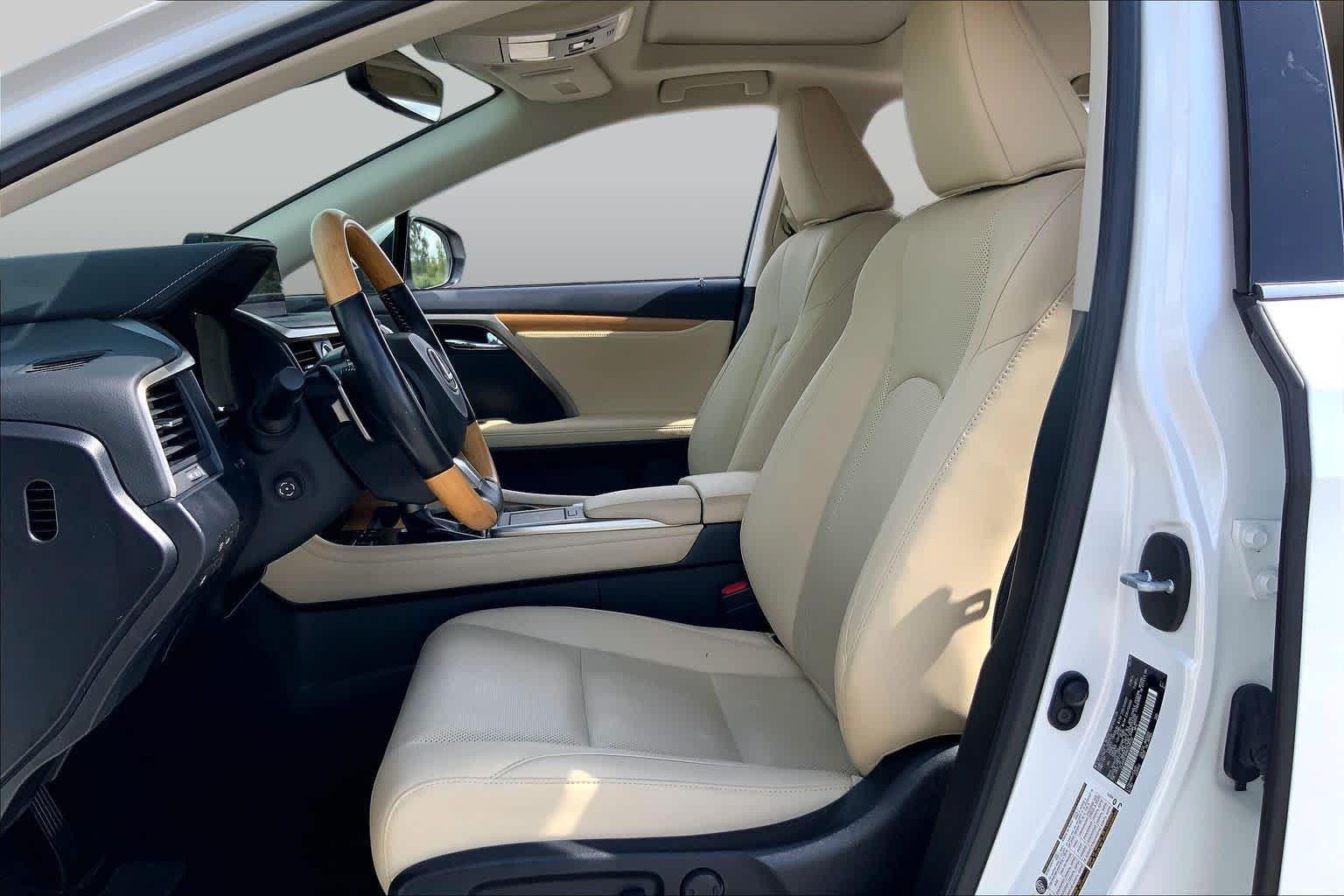 Used 2021 Eminent White Pearl Lexus  image 8