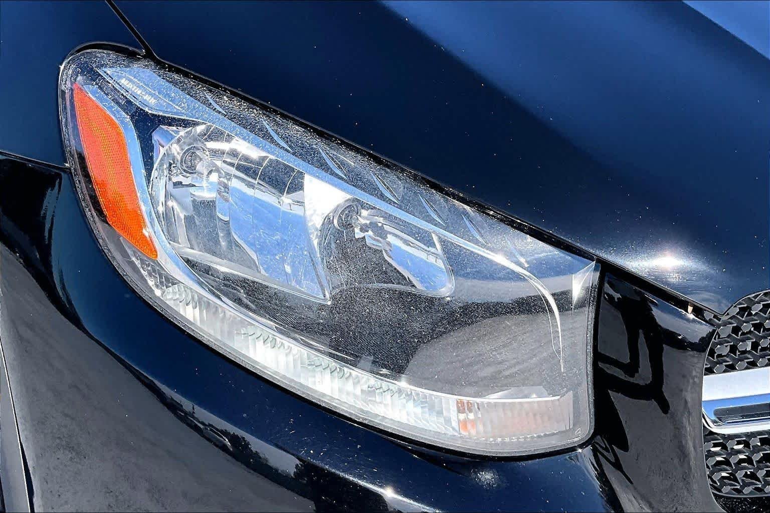 Used 2017 Obsidian Black Metallic Mercedes-Benz GLC 300 image 28
