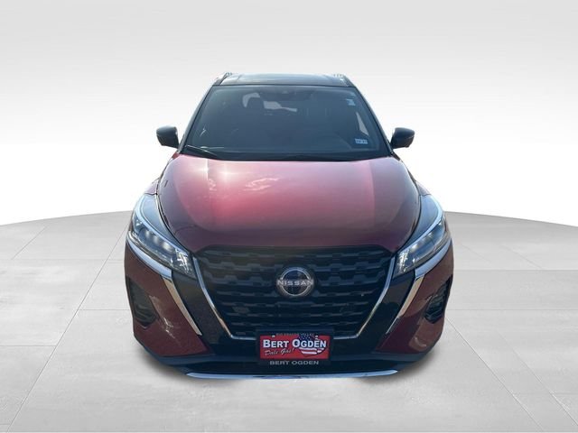 Used 2024 Red Nissan SR image 2