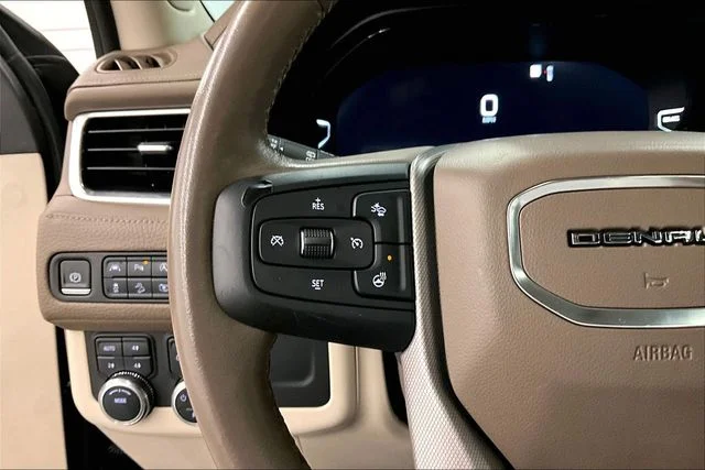 2023 GMC Yukon Denali - Photo 27