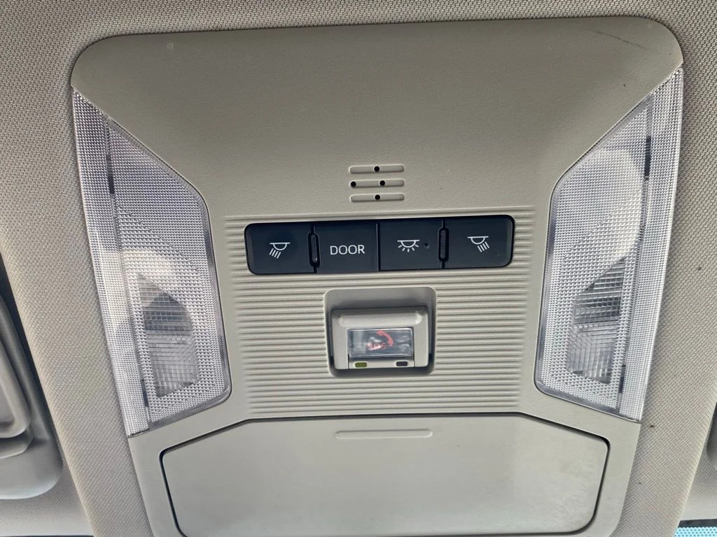 Used 2025 Silver Toyota XLE image 25
