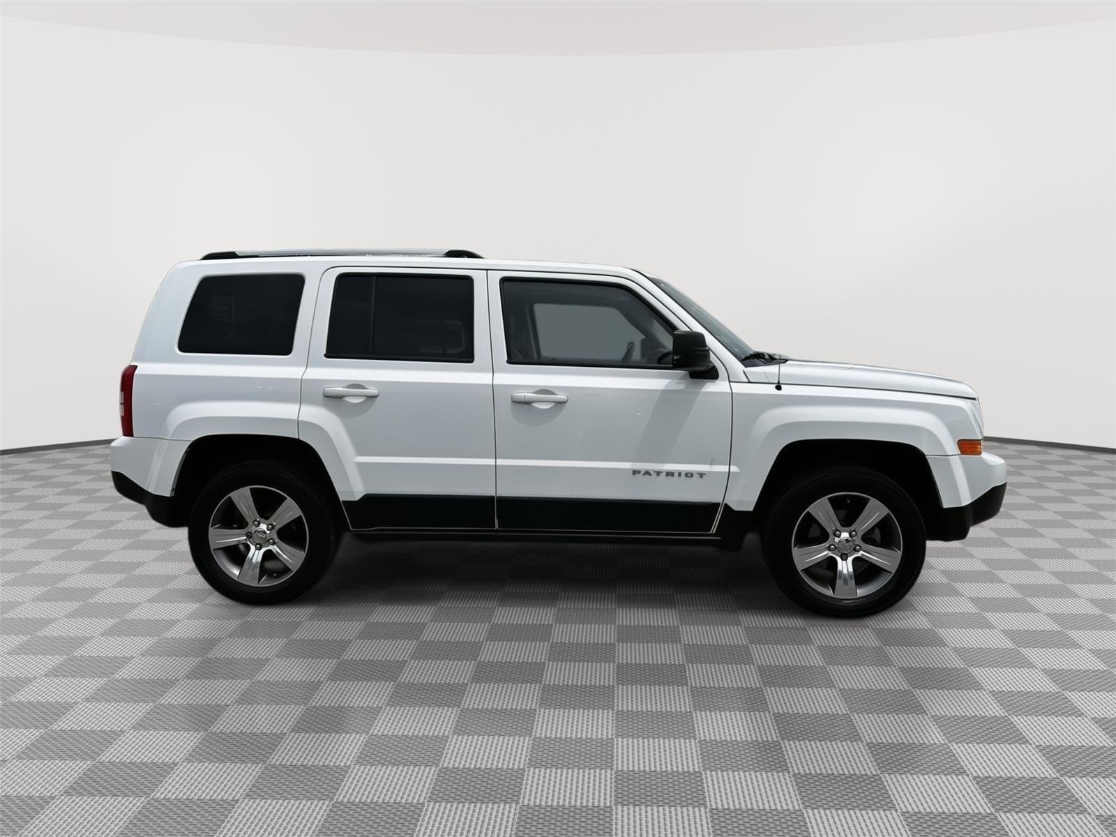 Used 2016 Bright White Clearcoat Jeep High Altitude Edition image 4
