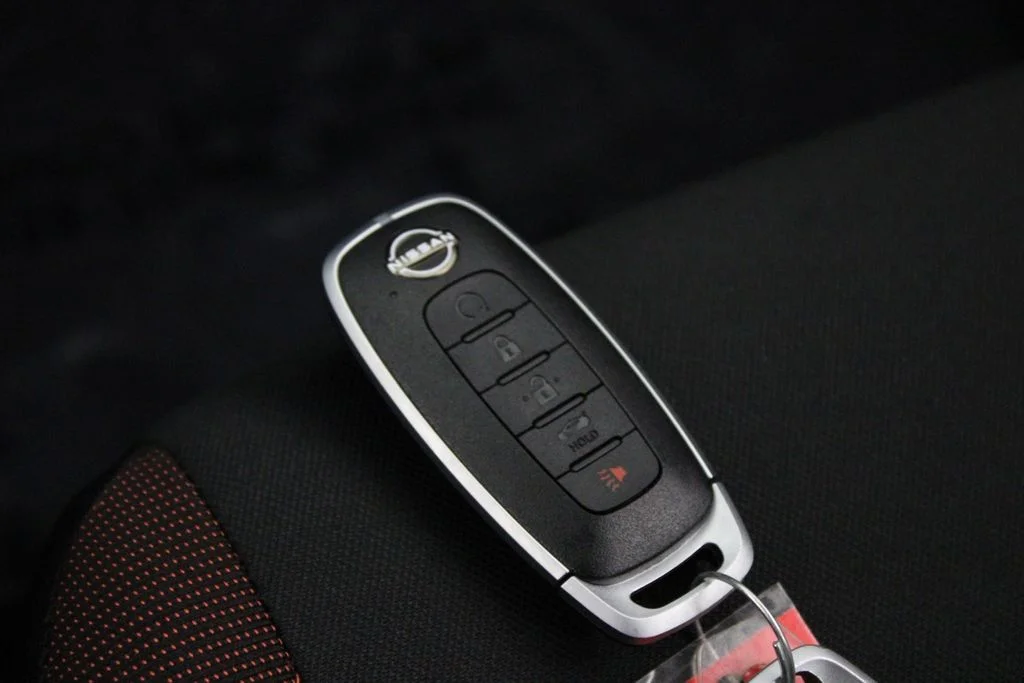 2025 Nissan Versa Sedan SR - Photo 27