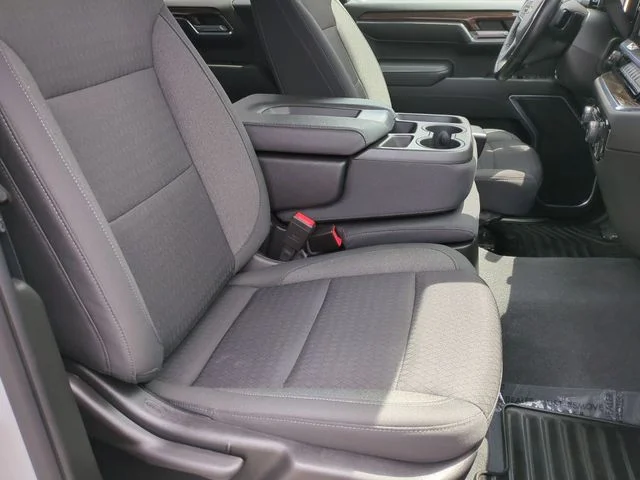 Used 2022 White Chevrolet LT image 39