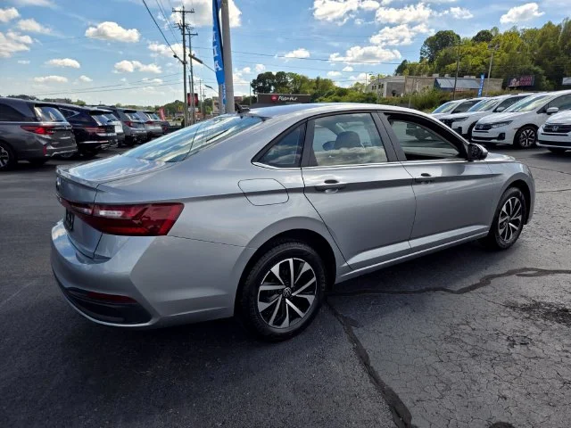 Used 2025 Silver Volkswagen 1.5T S image 8