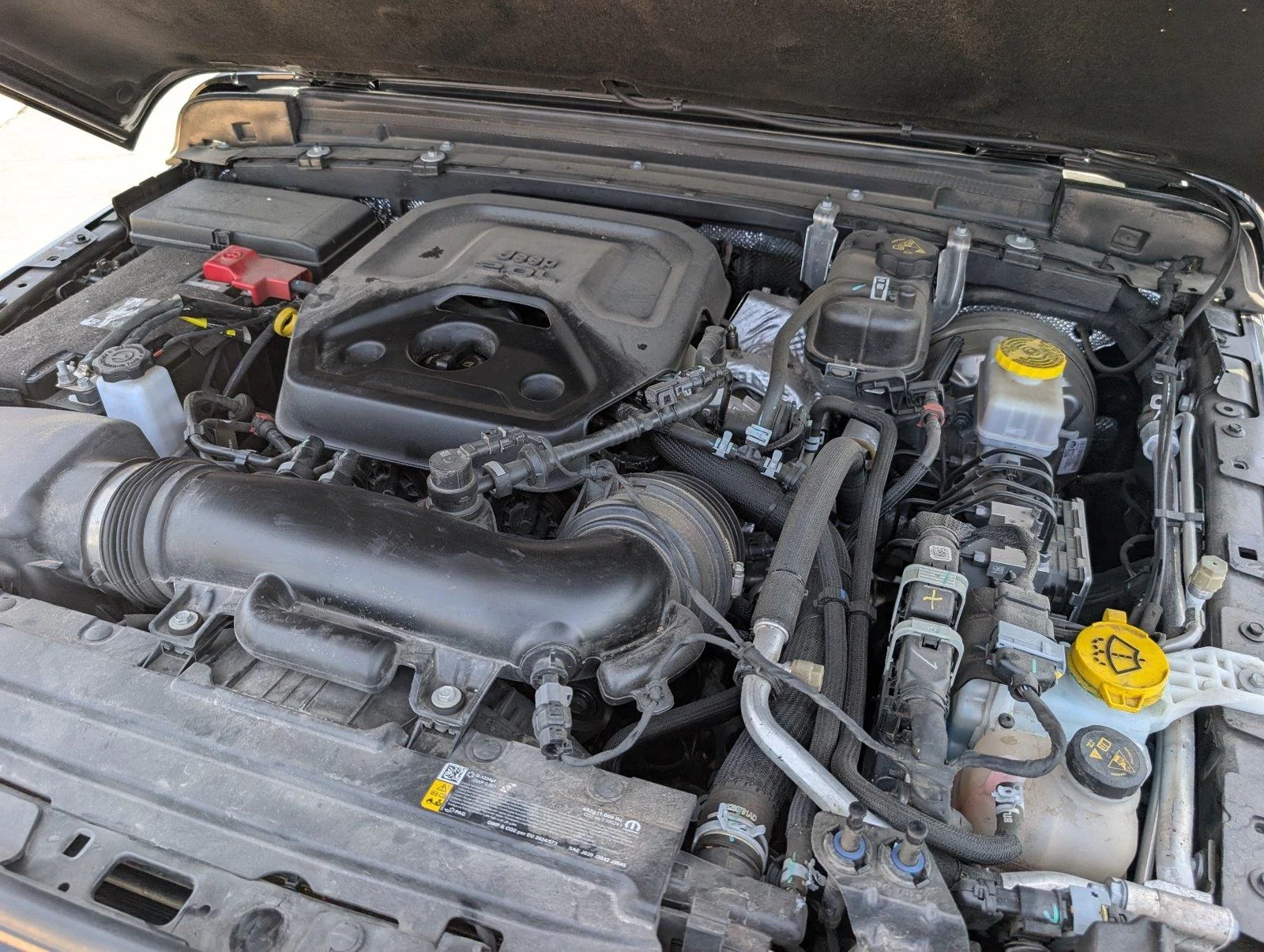 Used 2025 Black Clearcoat Jeep Sahara image 36