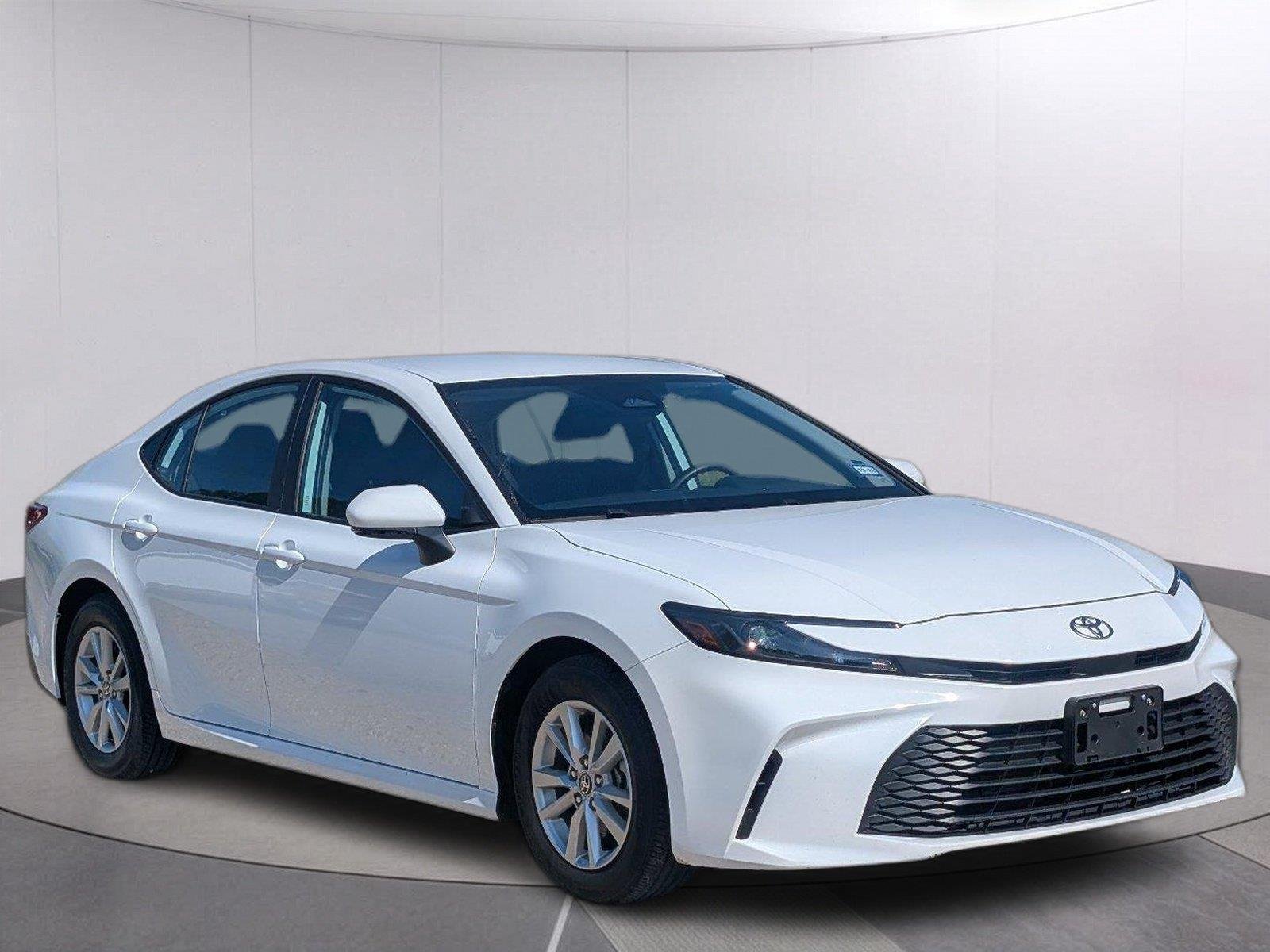 Used 2025 Ice Cap Toyota LE image 8