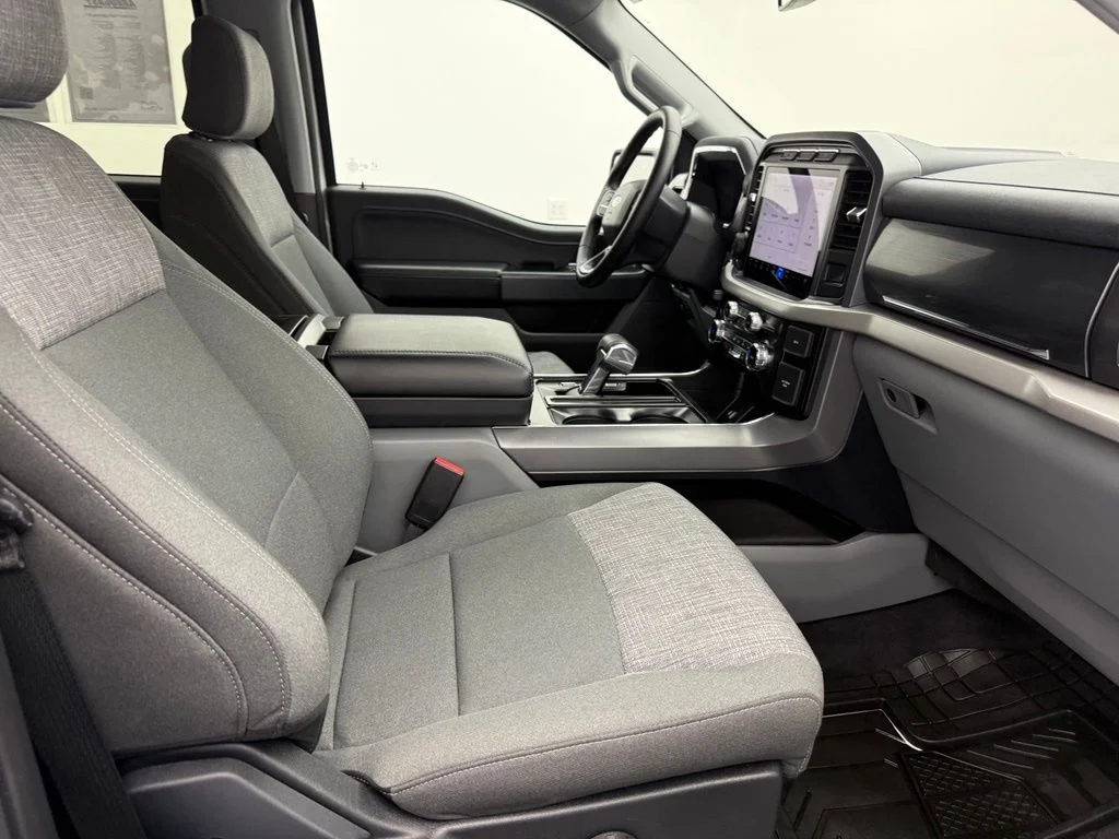 Used 2023 White Ford XLT image 33