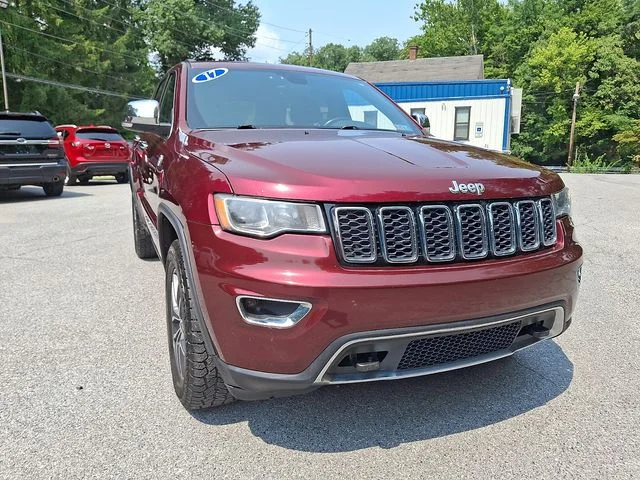 Used 2017 Red Jeep Limited image 3