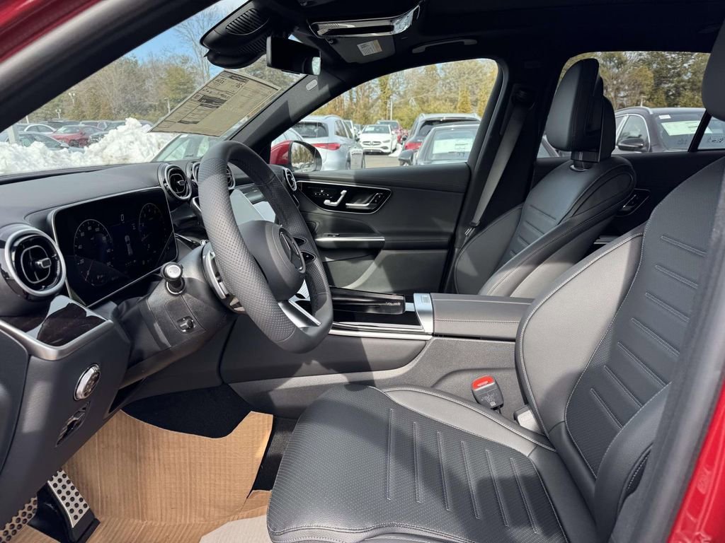 New 2026 MANUFAKTUR Patagonia Red Metallic Mercedes-Benz GLC 300 image 4