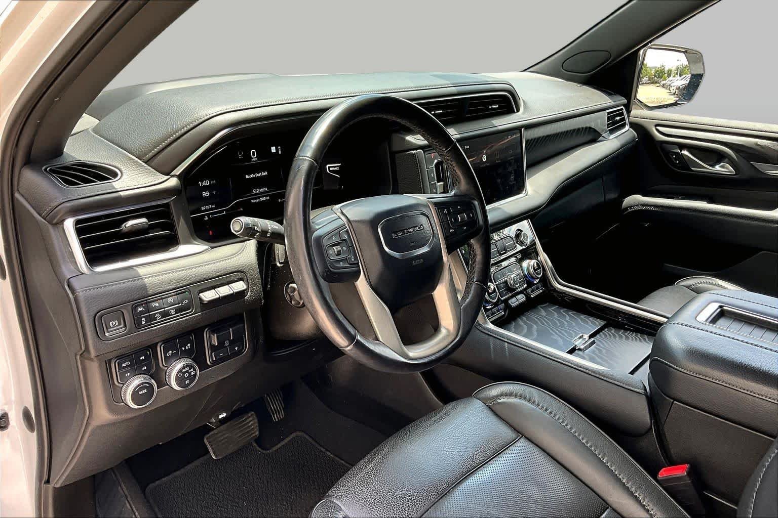 Used 2022 White Frost Tricoat GMC Denali image 16