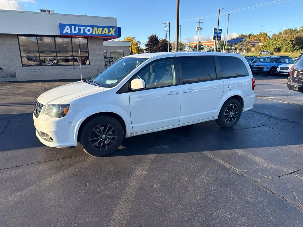 Used 2018 White Dodge SE Plus image 2