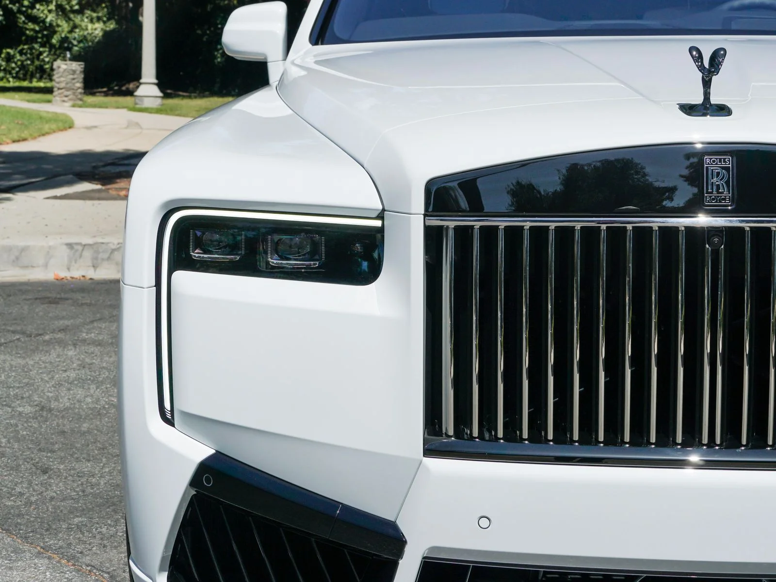 New 2027 Arctic White Rolls-Royce Black Badge image 6
