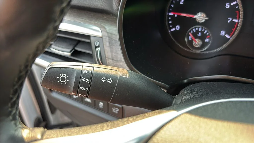 Used 2020 White Kia EX image 17