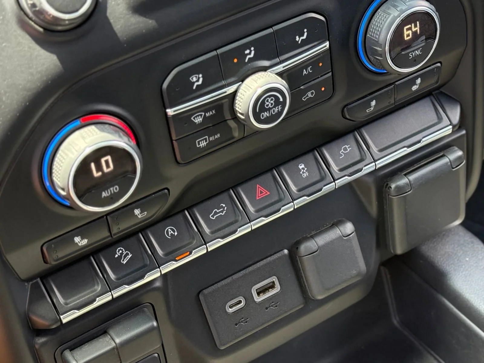 Used 2019 BLACK Chevrolet RST image 27