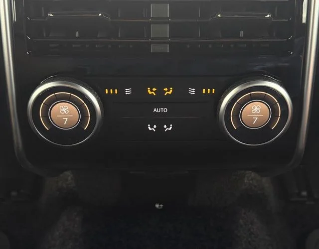 New 2026 Fuji White Land Rover SE image 40
