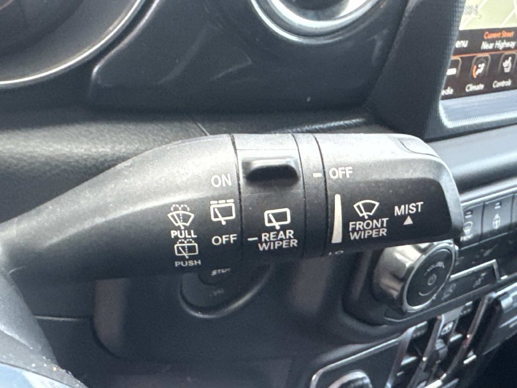 Used 2023 White Jeep Altitude image 44