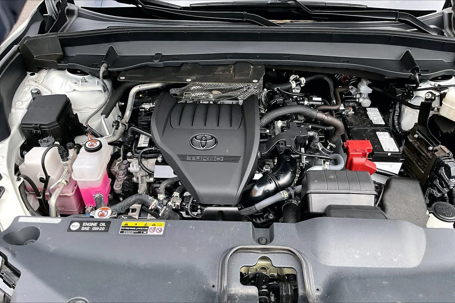 Used 2025 Wind Chill Pearl Toyota LE image 32