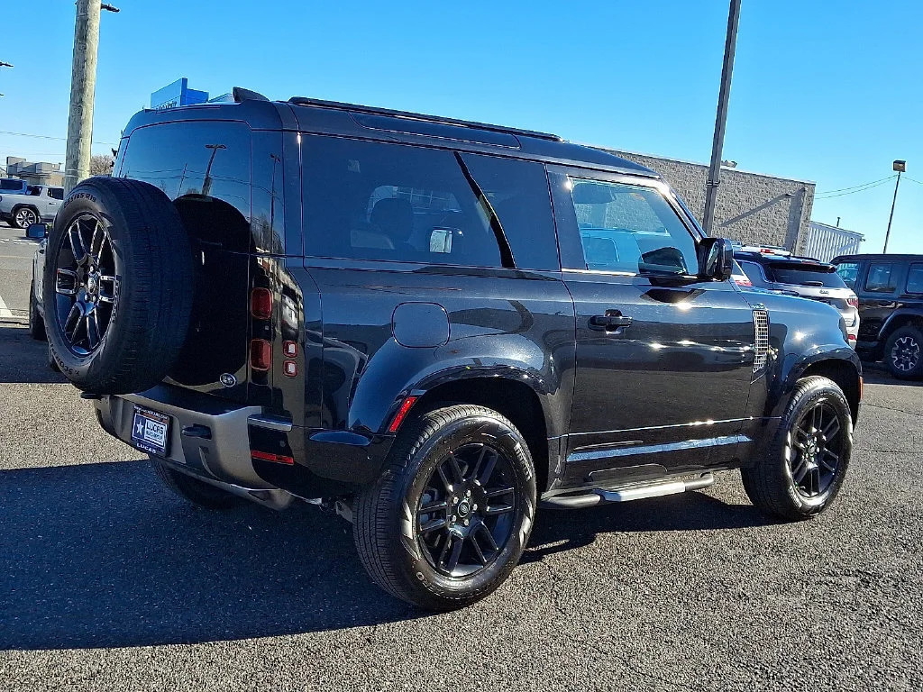Used 2022  Land Rover X-Dynamic S image 12