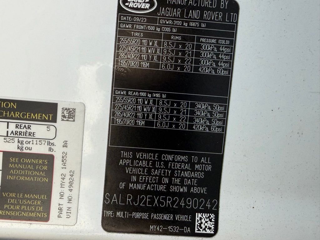 Used 2024 Fuji White Land Rover S image 37