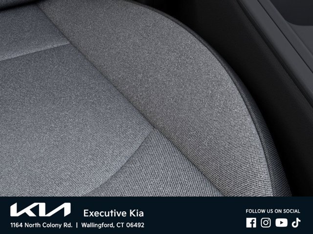 New 2026 Snow White Pearl Kia LXS image 24