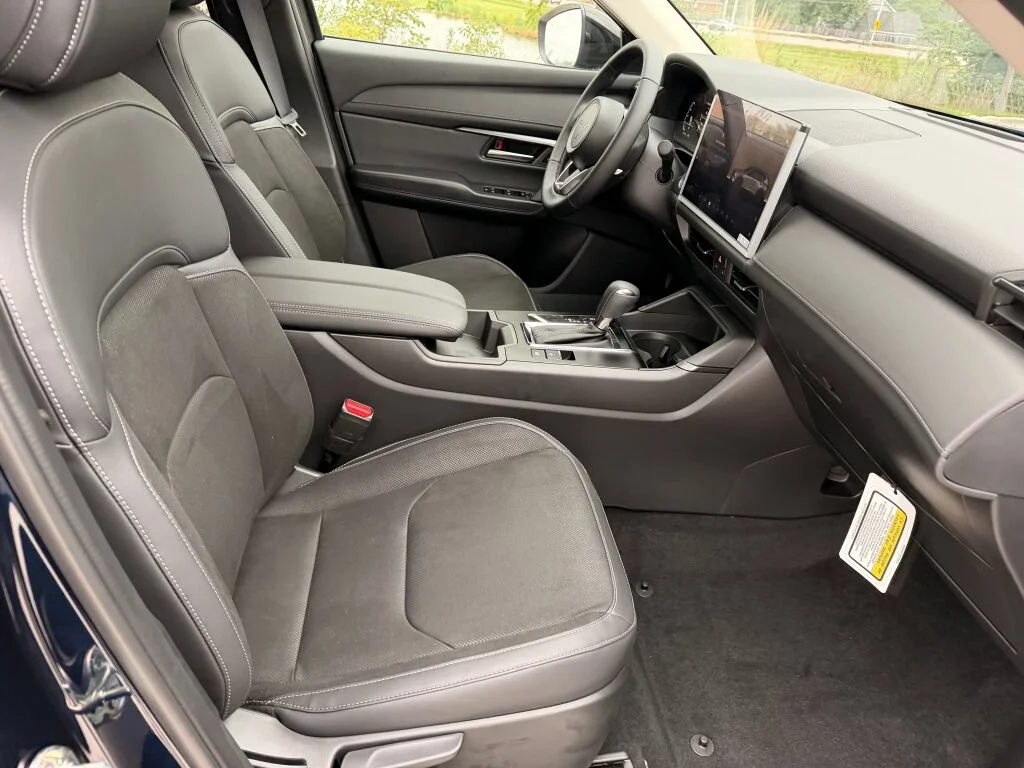New 2026 Navy Blue Mica Mazda 2.5 S Preferred AWD image 4
