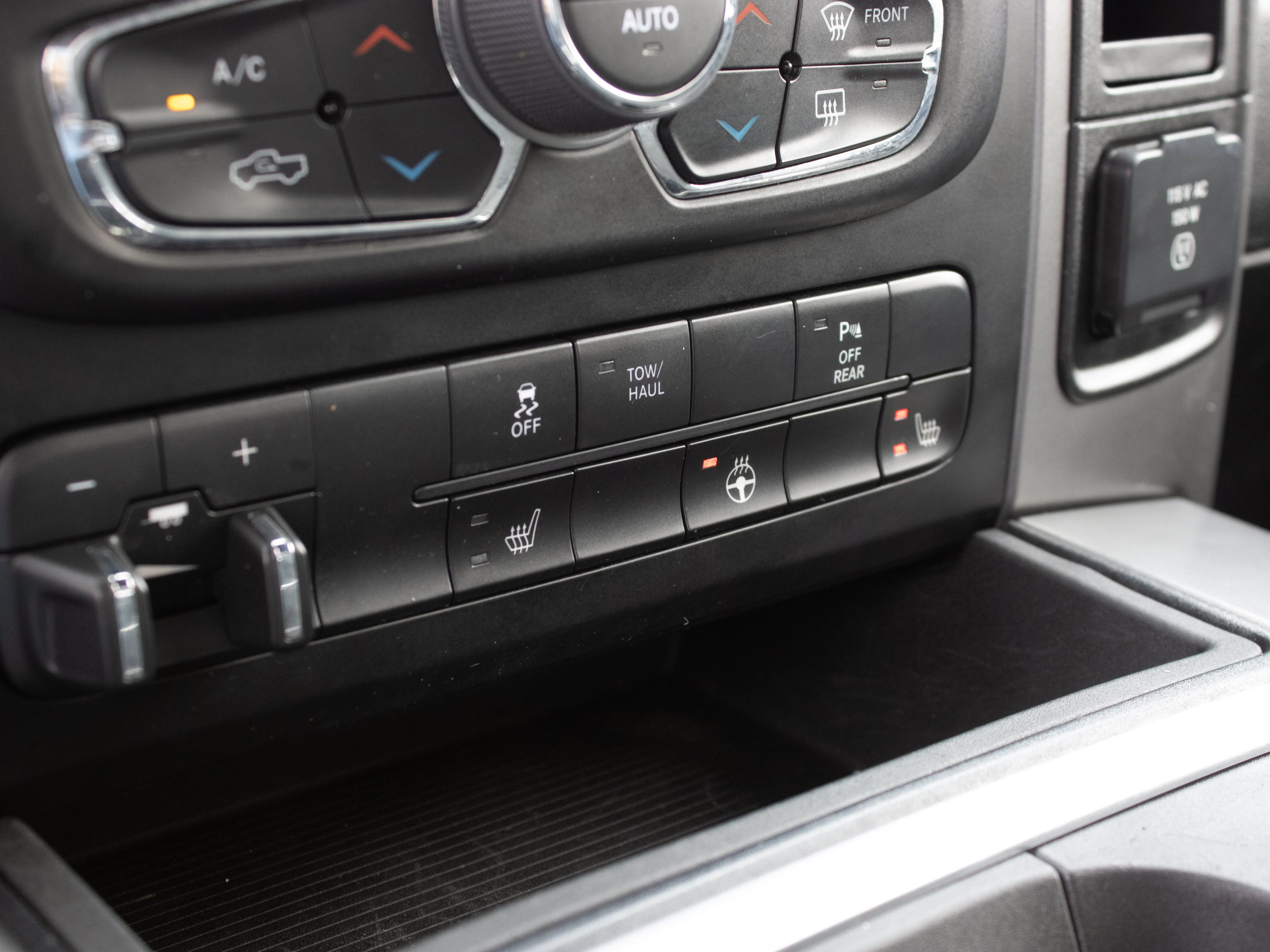 Used 2022 Blue RAM Warlock* | 5.7L HEMI V8 | Heated Seats & Steering Wheel | 8.4 Uconnect | Remote Start | image 27