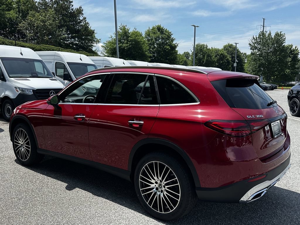 New 2026 MANUFAKTUR Patagonia Red Metallic Mercedes-Benz GLC 300 image 6
