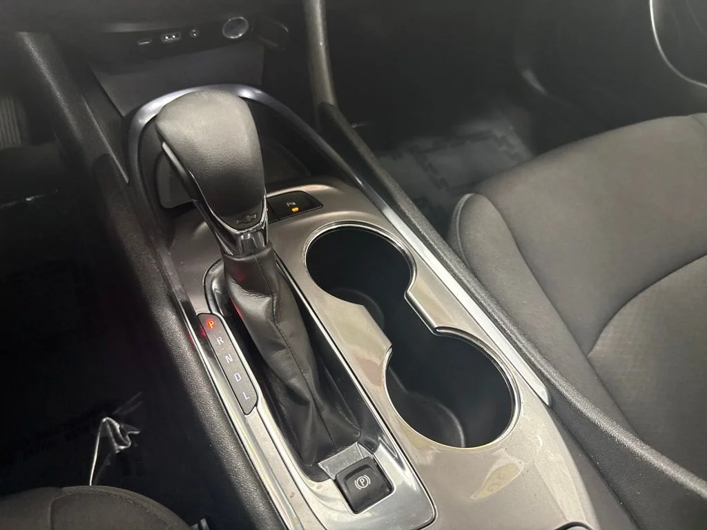 Used 2024 White Chevrolet LT image 18