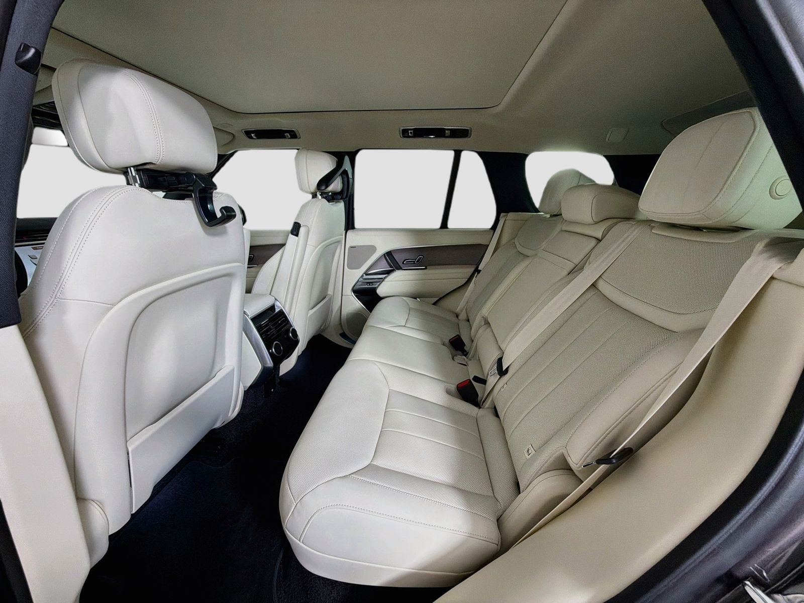 New 2026 Charente Grey LAND ROVER SE image 26