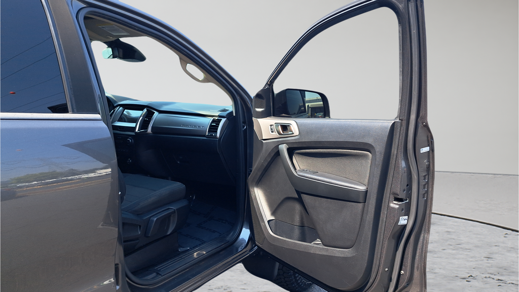 Used 2019 Gray Ford XLT image 15