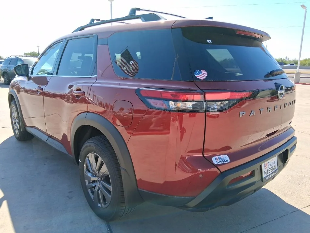 2026 Nissan Pathfinder SV - Photo 4