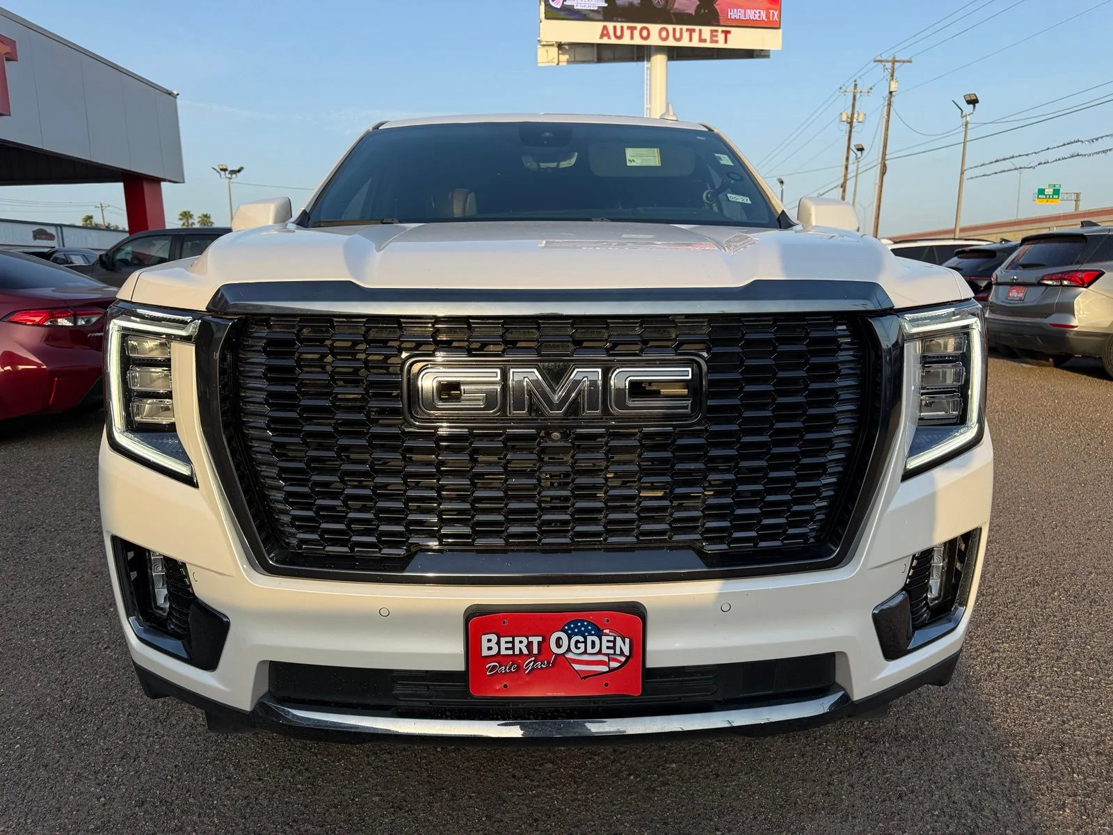Used 2023 White GMC Denali Ultimate image 2