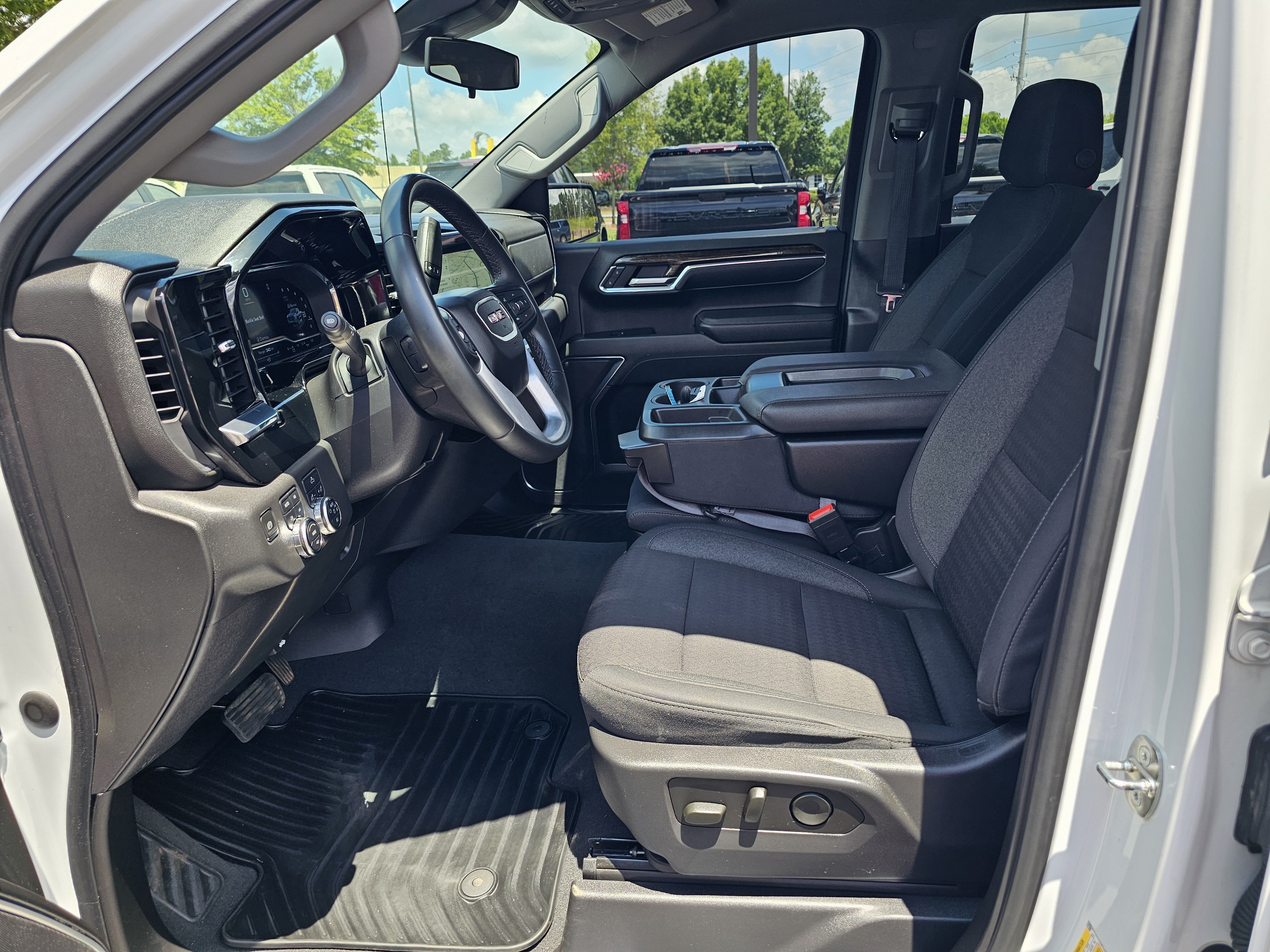 Used 2023 Summit White GMC Elevation image 18