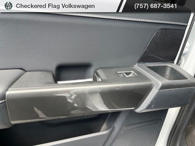 Used 2023 Oxford White Ford XLT image 22