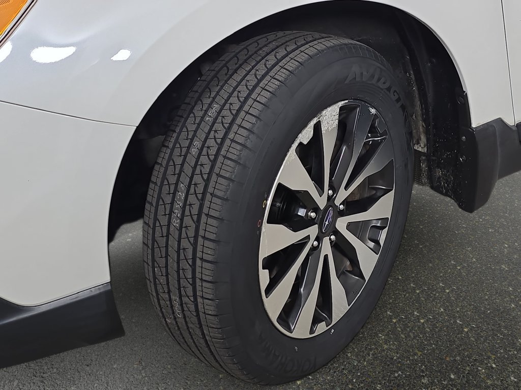 Used 2015 Crystal White Pearl Subaru 2.5i image 35