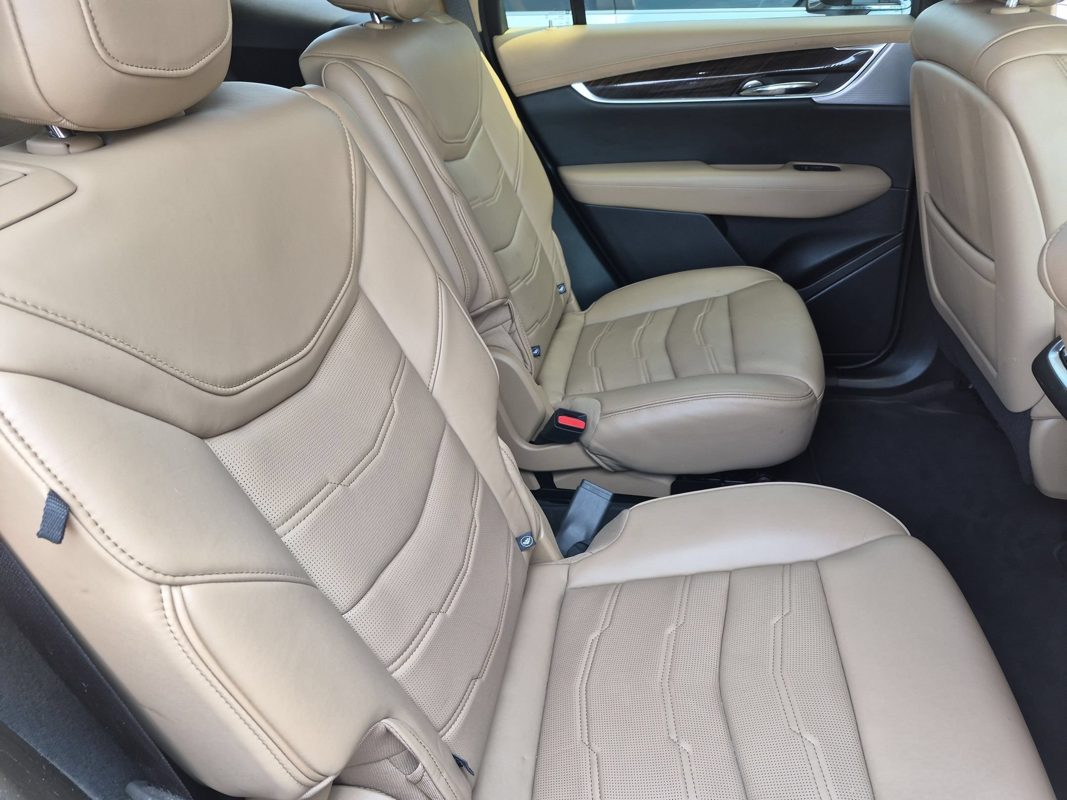 Used 2023 Crystal White Tricoat Cadillac AWD Premium Luxury image 34