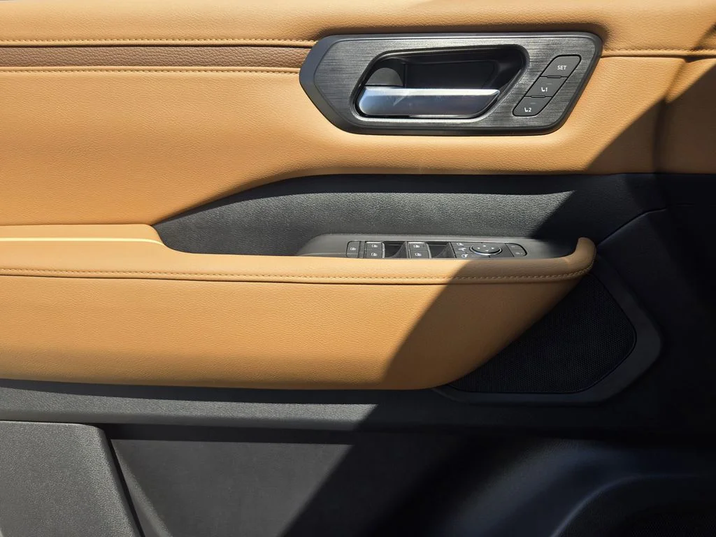 New 2026 Gun Metallic Nissan SL image 19
