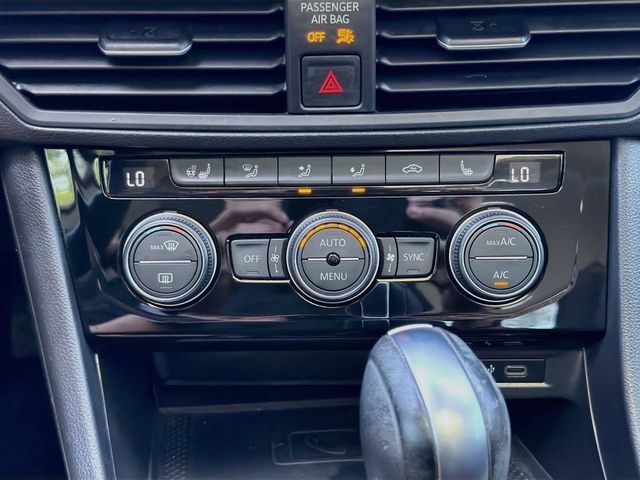 Used 2021 Pyrite Silver Metallic Volkswagen SEL image 48