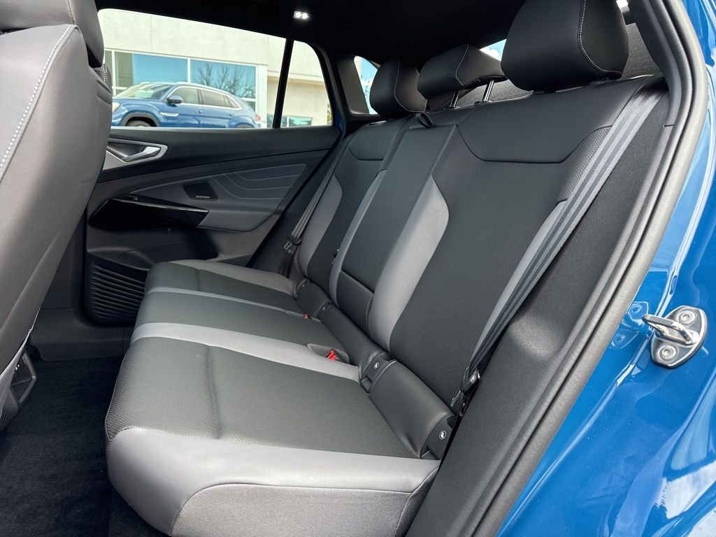 New 2026 Mountain Lake Blue w/ Black Roof Volkswagen Pro S Plus image 24