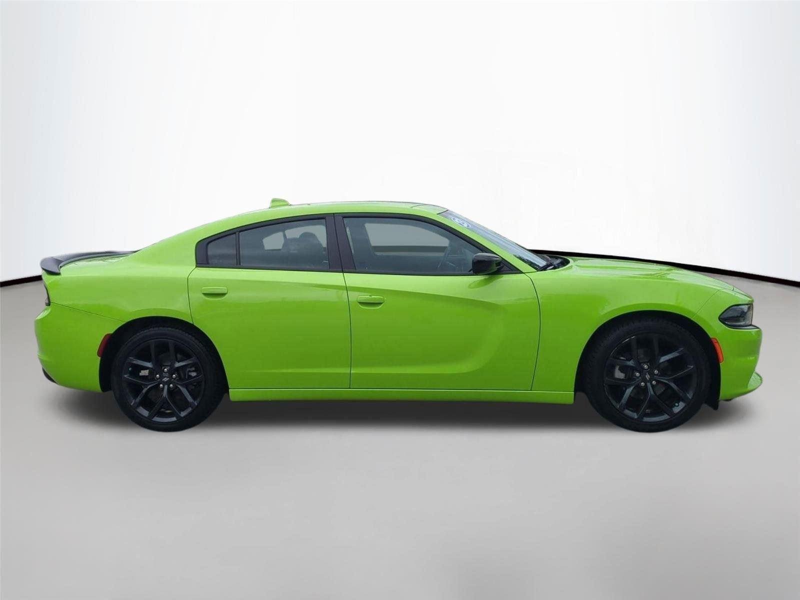 Used 2023 Sublime Metallic Clearcoat Dodge SXT image 6
