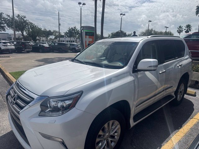 Used 2018 Starfire Pearl Lexus 460 image 4