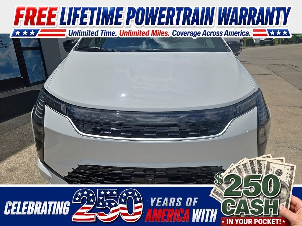 New 2027 Bright White Clear-Coat Exterior Paint Chrysler Select image 16