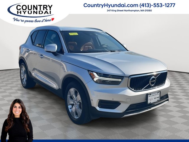 2019 Volvo XC40 Momentum
