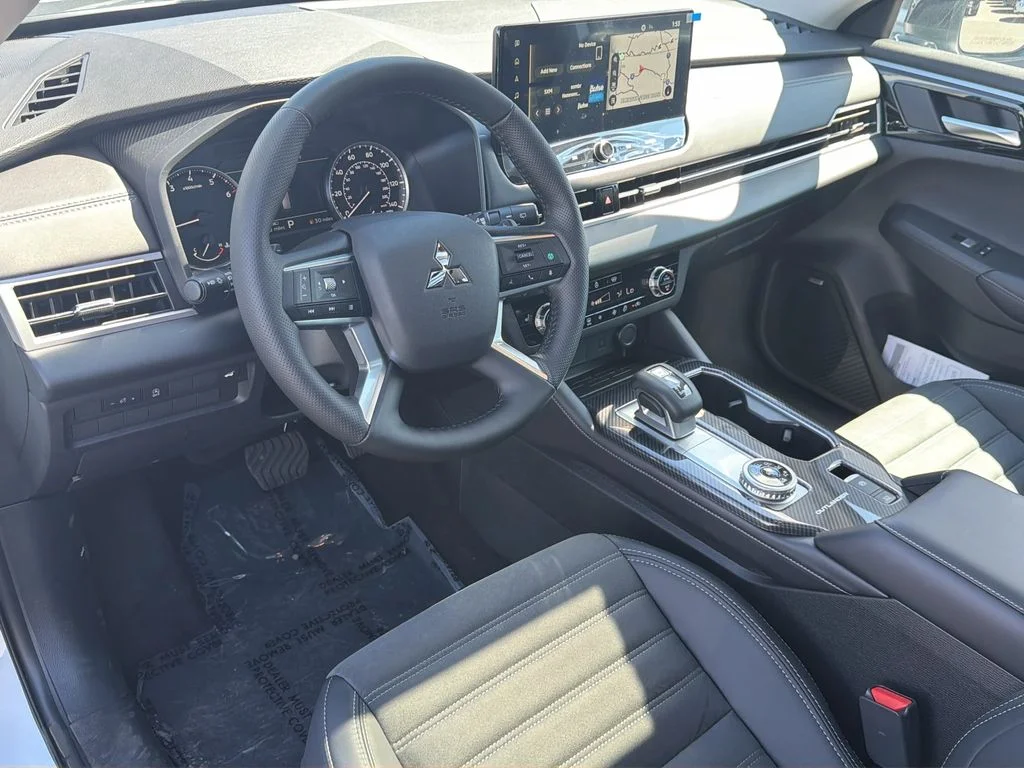 New 2026 White Diamond Mitsubishi TRAIL EDITION AWD image 14