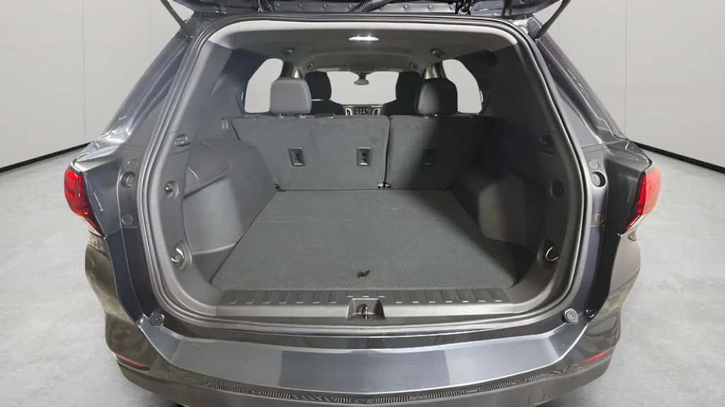 Used 2022 Iron Gray Metallic Chevrolet LS image 27